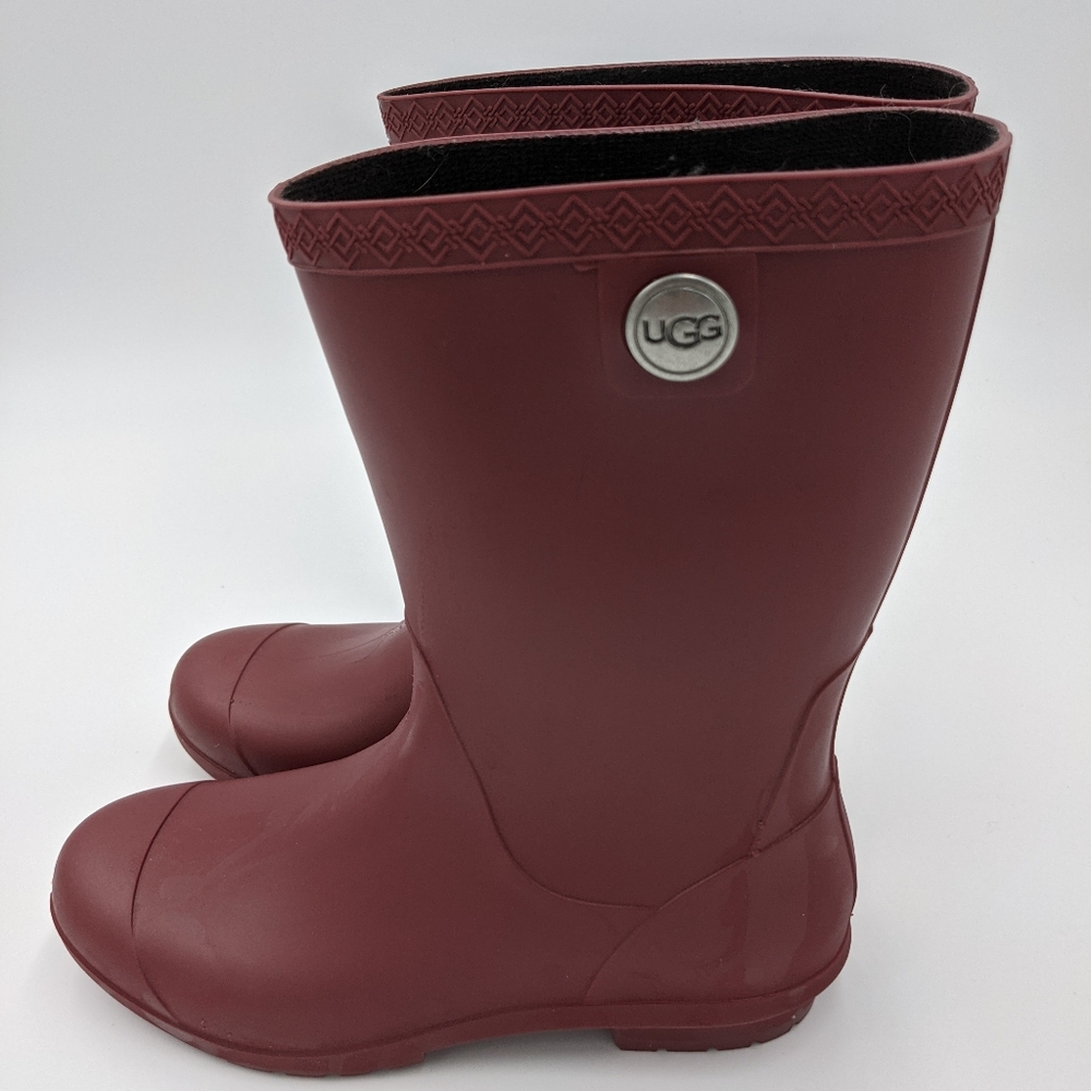 UGG rain boots with Shearling insole. Garnet red.